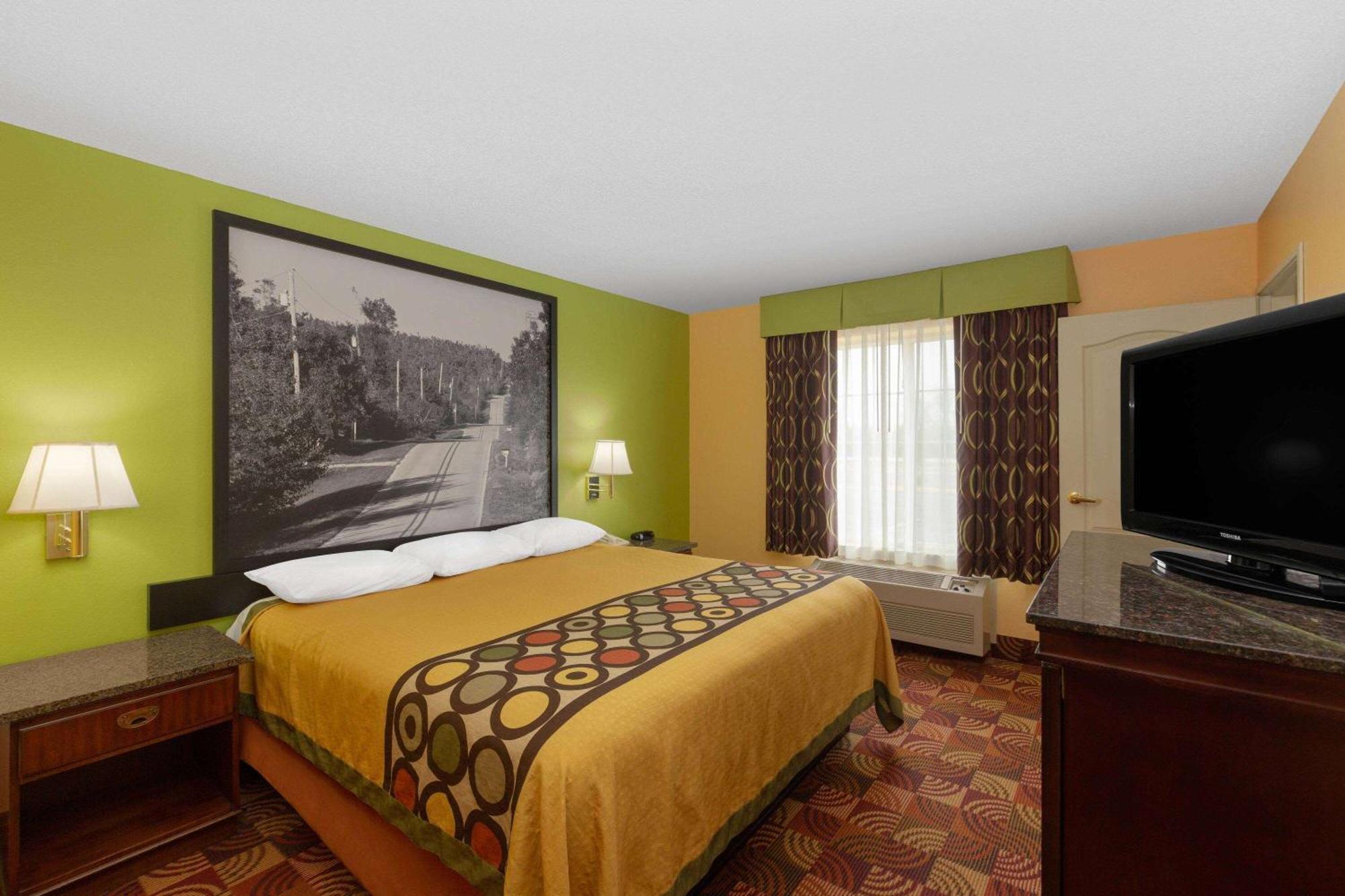 Super 8 By Wyndham Lake Of The Ozarks Eldon Экстерьер фото