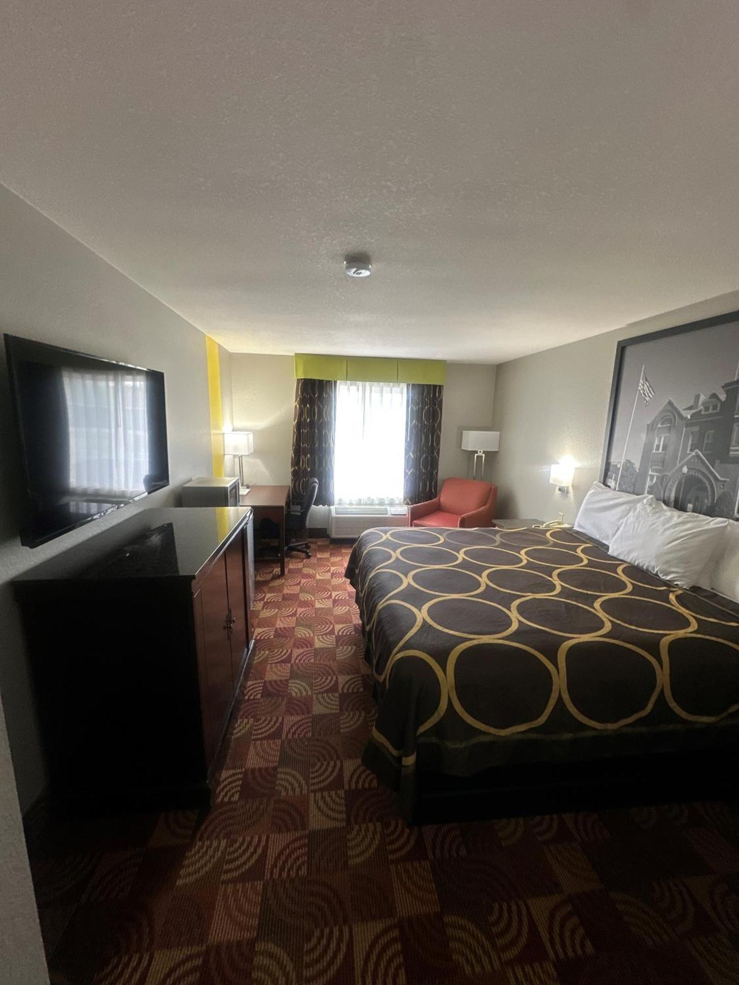 Super 8 By Wyndham Lake Of The Ozarks Eldon Экстерьер фото