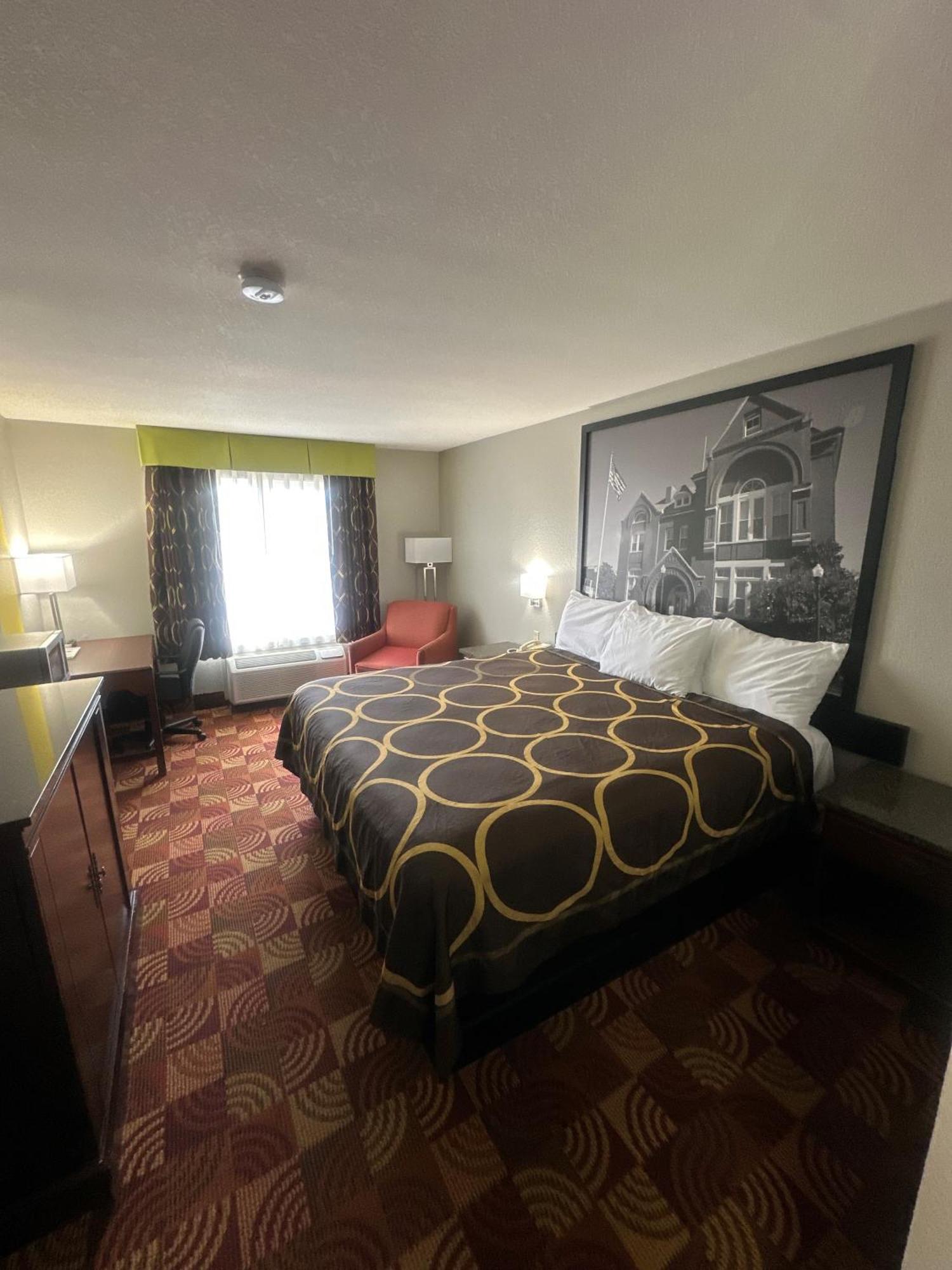 Super 8 By Wyndham Lake Of The Ozarks Eldon Экстерьер фото