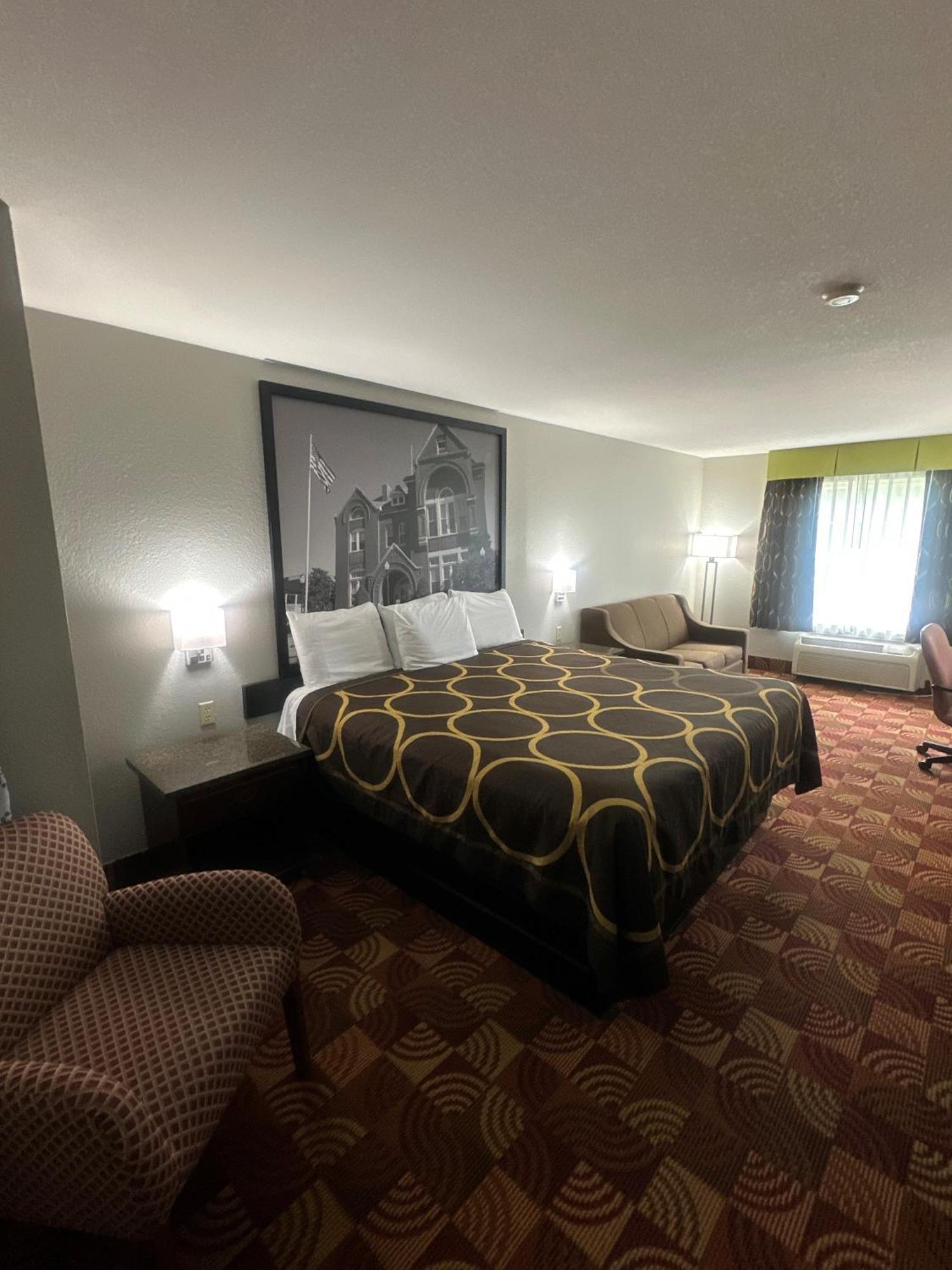 Super 8 By Wyndham Lake Of The Ozarks Eldon Экстерьер фото