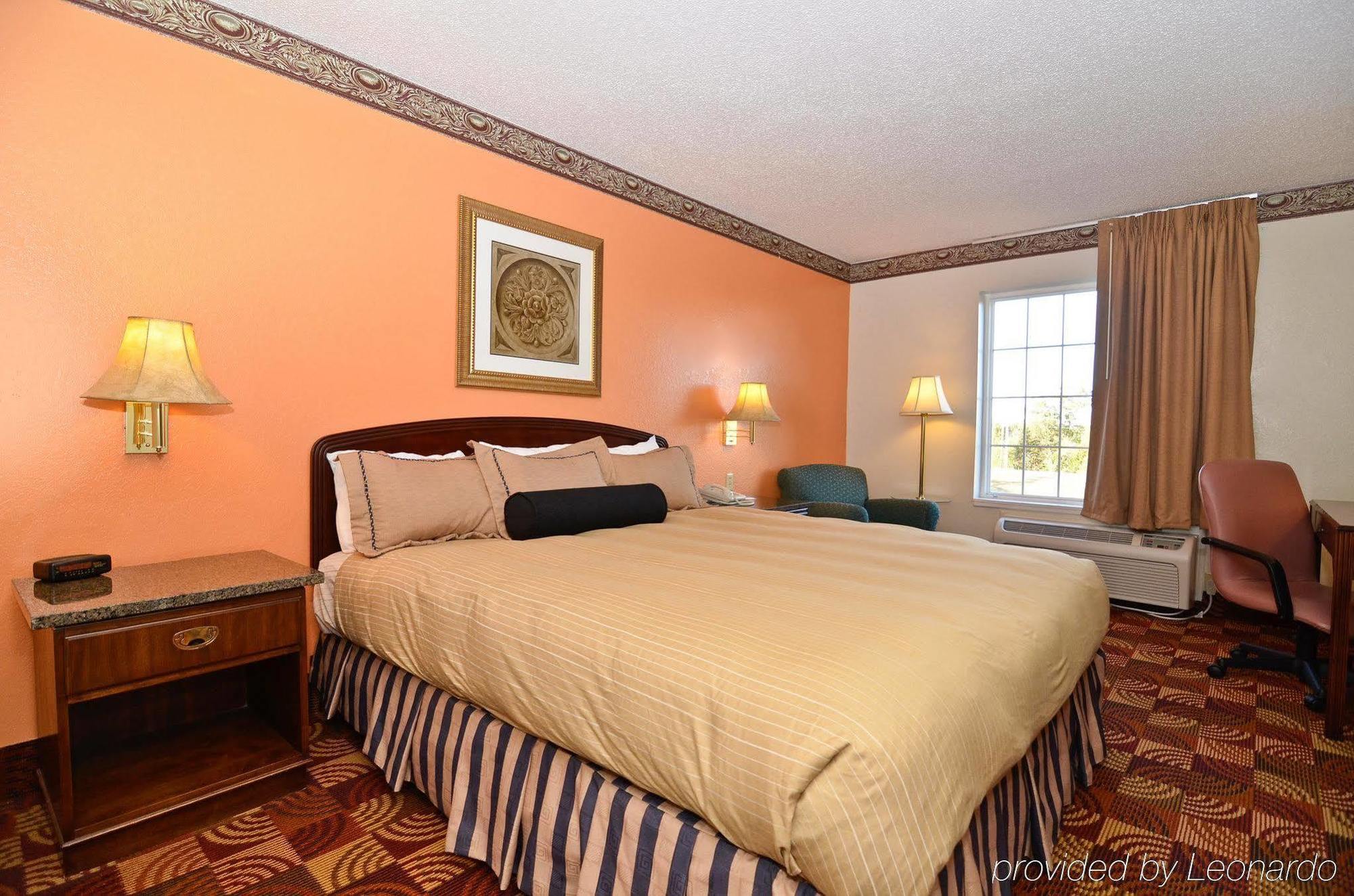 Super 8 By Wyndham Lake Of The Ozarks Eldon Экстерьер фото
