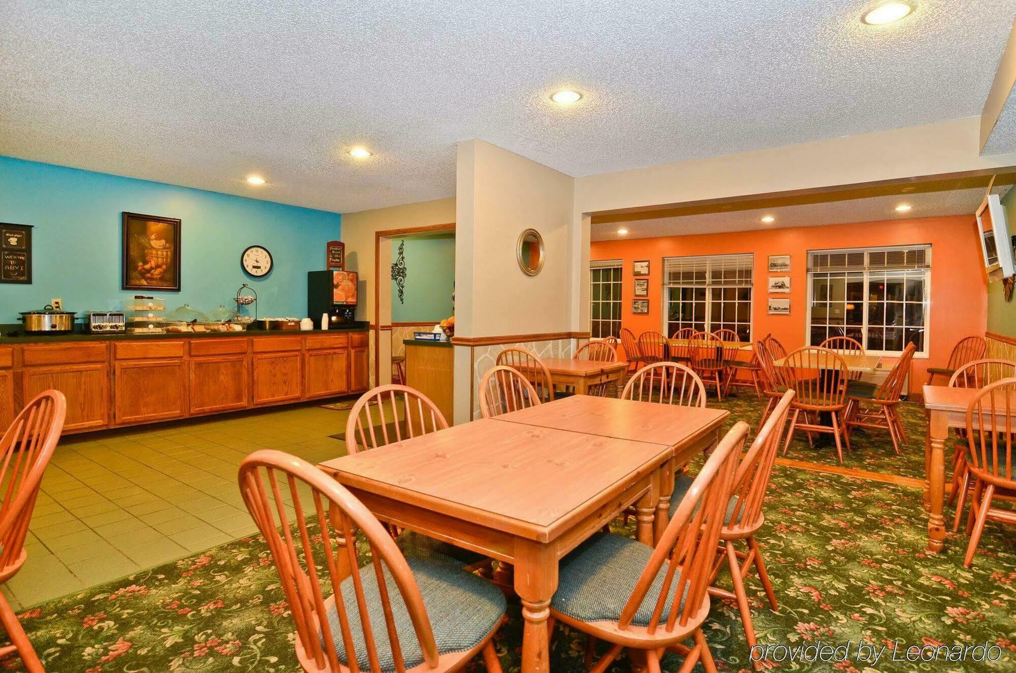Super 8 By Wyndham Lake Of The Ozarks Eldon Экстерьер фото